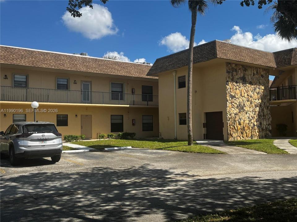200 Berkley Rd 123, Hollywood, Florida 33024