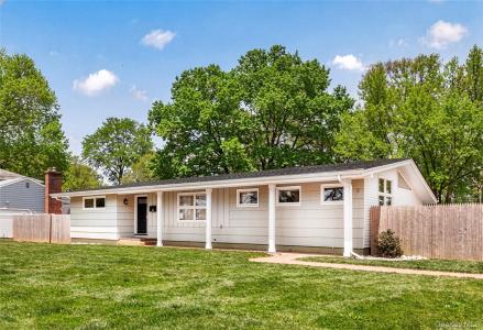 58 Howells Point Road N, Brookhaven, New York 11713, États-Unis