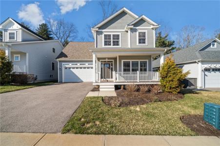 43 Somerset Circle, North Kingstown, RI 02852, USA