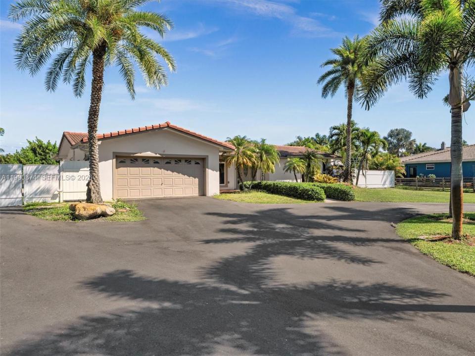 14051 SW 15th Ct, Davie, Flórida 33325, Estados Unidos