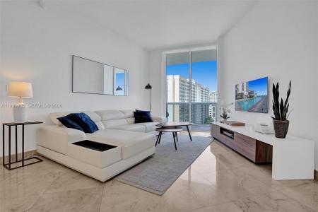 16001 Collins Ave 805, Sunny Isles Beach, Florida 33160, USA