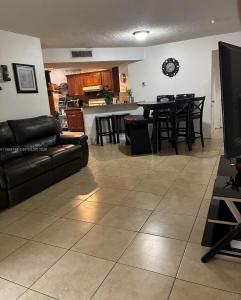 8761 Wiles Rd 206, Coral Springs, Florida 33067, USA