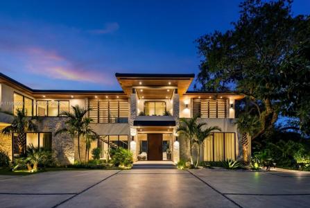 5545 SW 81st Ter, Miami, Florida 33143, USA