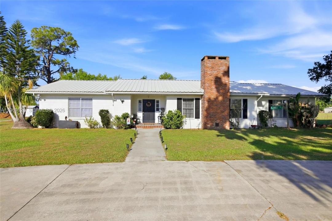 3903 Edison Avenue, Florida 33834, USA