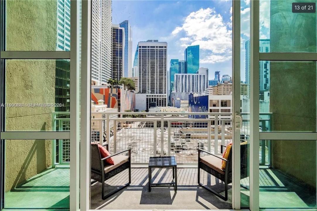 253 NE 2nd St 617, Miami, Florida 33132, Stati Uniti