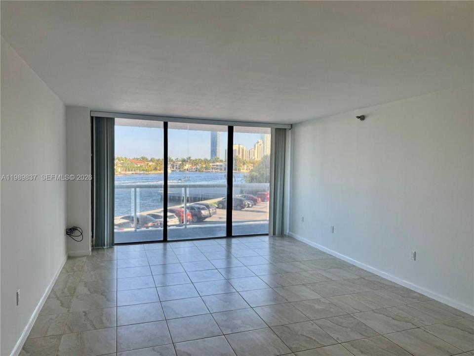 20515 E Country Club Dr 246, Aventura, 佛罗里达州 33180, 美国