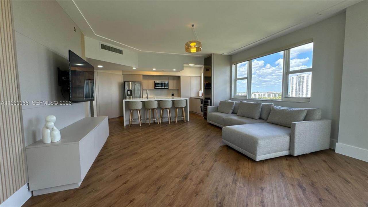 20000 E Country Club Dr 1016, Aventura, Florida 33180