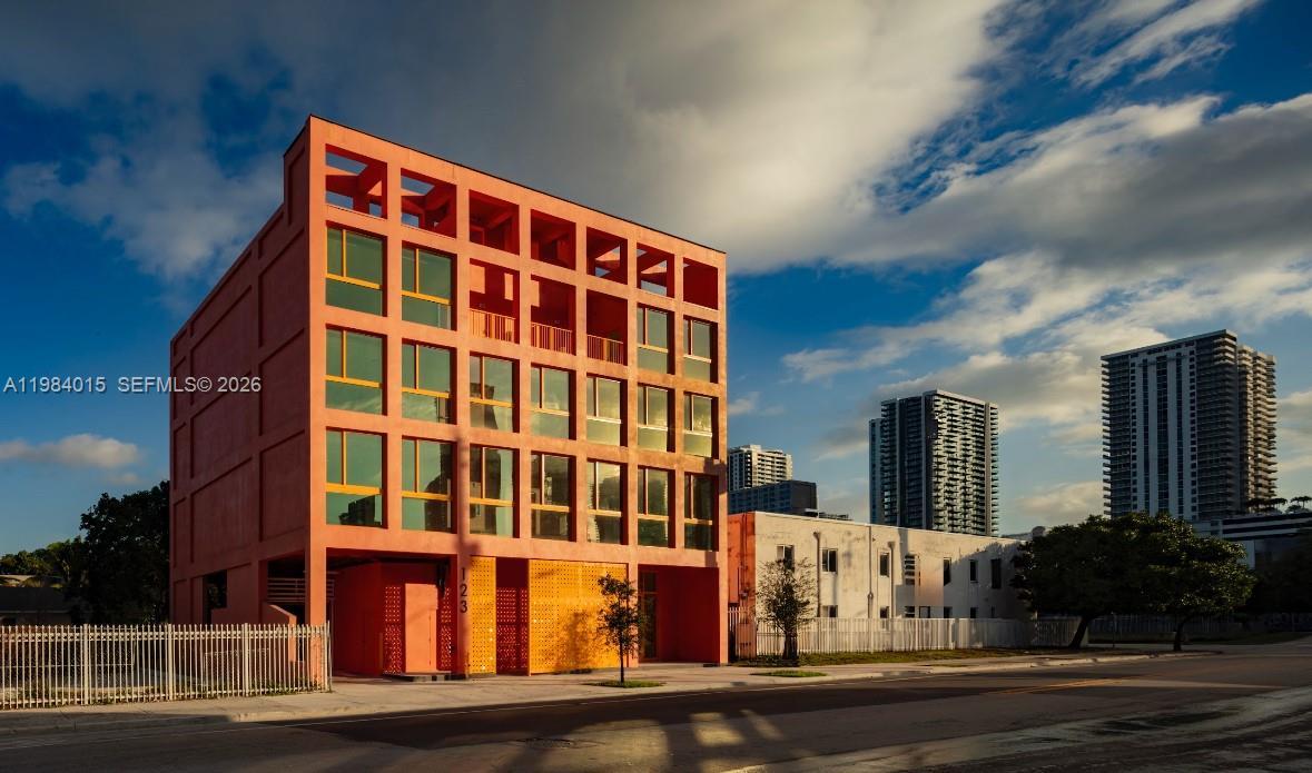 123 NW 14th St 200, Miami, Floride 33136, États-Unis