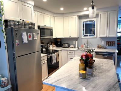 15 Third School Street 1, Bristol, Rhode Island 02809, USA