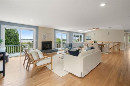 55 West Main Road, Little Compton, RI 02837, USA