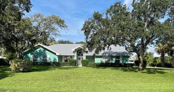 717 W Fischer Circle, Sebastian, Florida 32958, USA