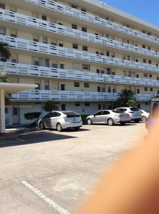 3000 Marcos Dr P304, Aventura, Florida 33160, USA