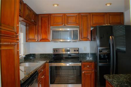 9230 Lagoon Pl 411, Davie, Florida 33324, USA