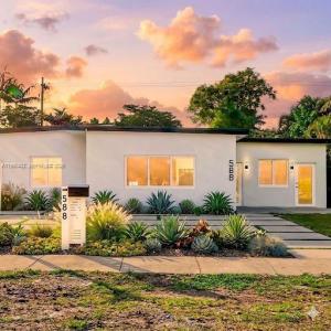 588 Palmetto Dr, Miami Springs, פלורידה 33166, ארצות הברית של אמריקה 