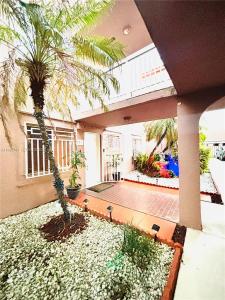 2310 W 74th St 103, Hialeah, Florida 33016, USA