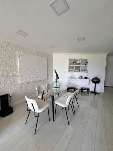 6955 NW 186th St F104, Hialeah, Florida 33015, USA