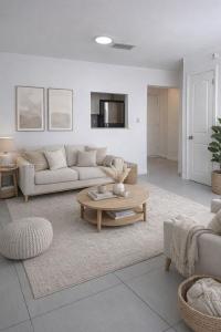 7820 NE Bayshore Ct 206, Miami, Florida 33138, USA