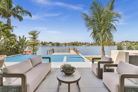 535 N Shore Dr, Miami Beach, Florida 33141, USA