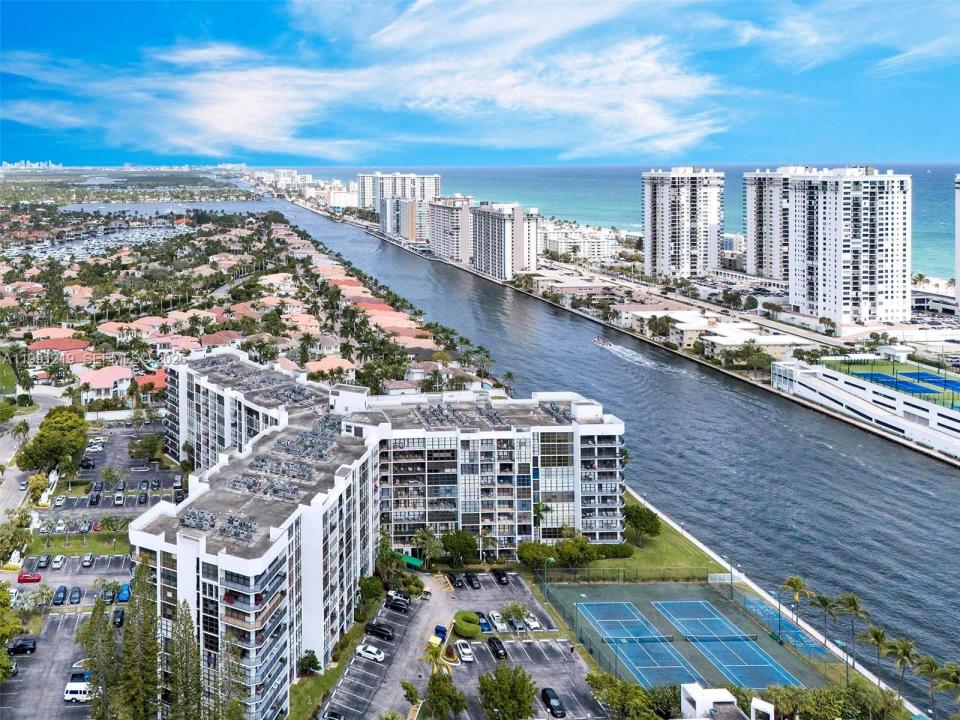 1000 Parkview Dr 720, Hallandale Beach, Florida 33009, Stati Uniti