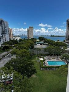 Miami, Florida 33181, USA