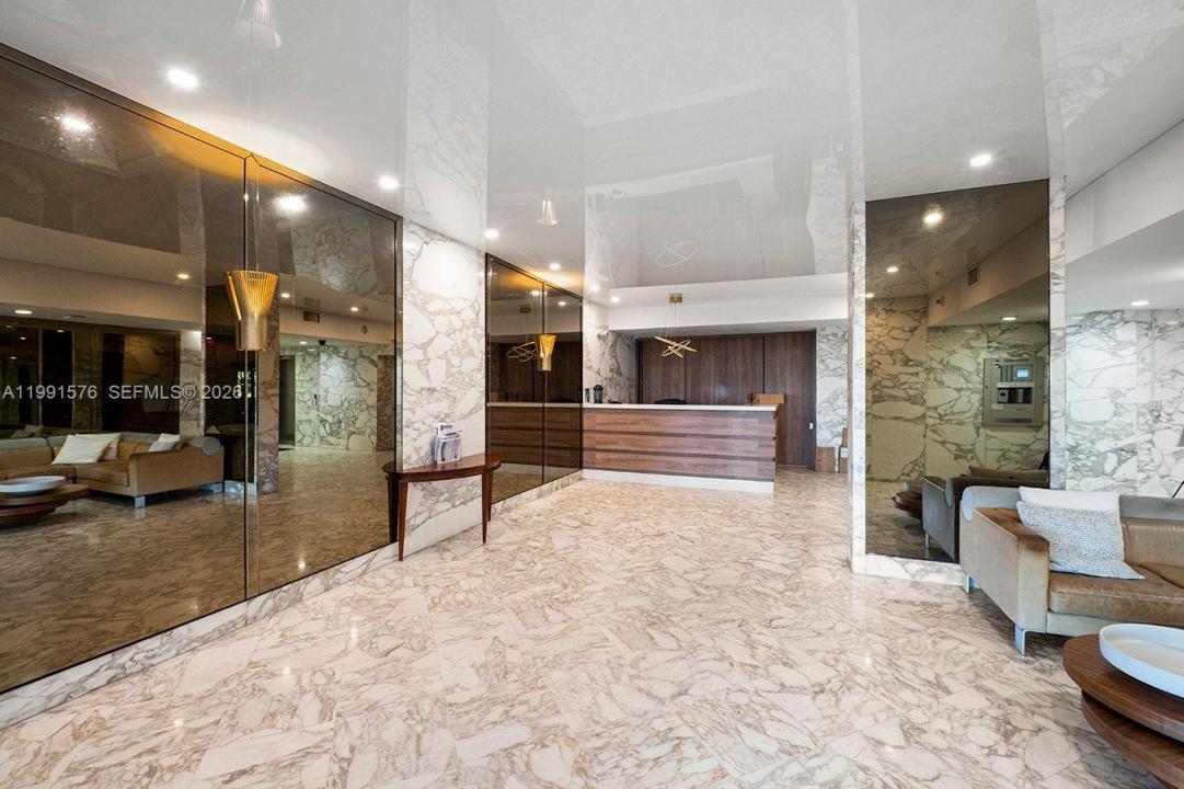 7135 Collins Ave 625, Miami Beach, Florida 33141, USA