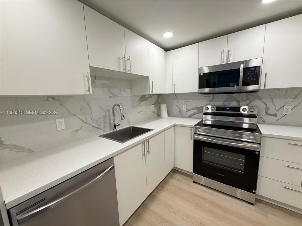 400 Kings Point Dr 604, Sunny Isles Beach, Florida 33160, Stati Uniti