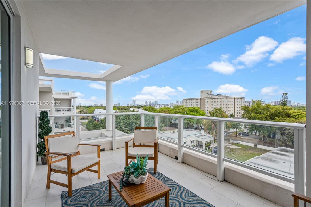 1850 Monroe St 308, Hollywood, פלורידה 33020, ארצות הברית של אמריקה