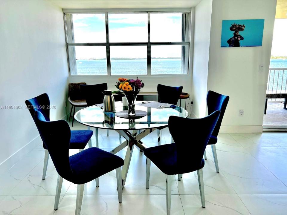 1420 Brickell Bay Dr 1003A, Miami, Florida 33131, USA