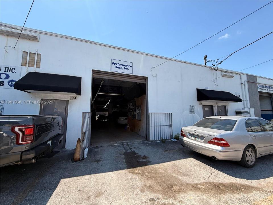 338 NW 171st St, Miami, Florida 33169, USA