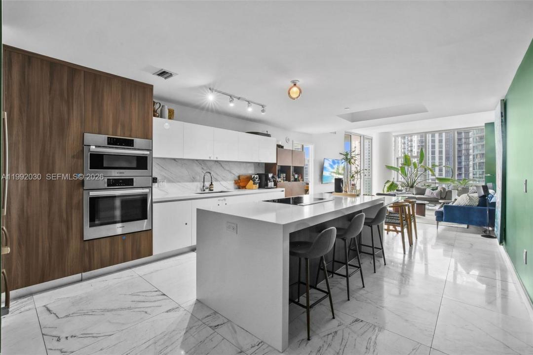 851 NE 1st Ave 3211, Miami, Florida 33132, Stati Uniti