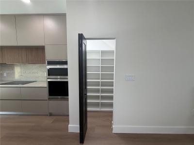 283 NW 52 St 283, Miami, Florida 33127, USA