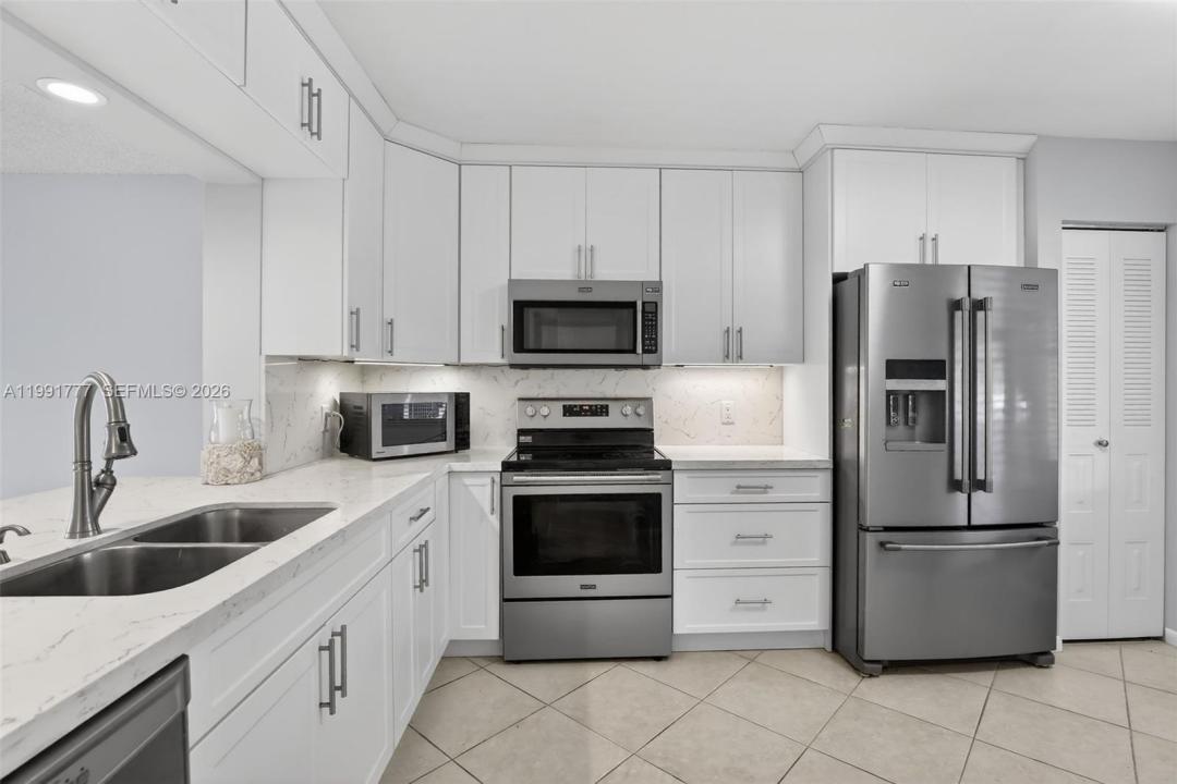 901 SW 128th Ter 102A, Pembroke Pines, Floride 33027, États-Unis