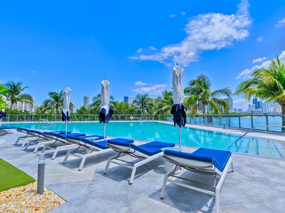 3300 NE 188th St 511, Aventura, Florida 33180, Stati Uniti