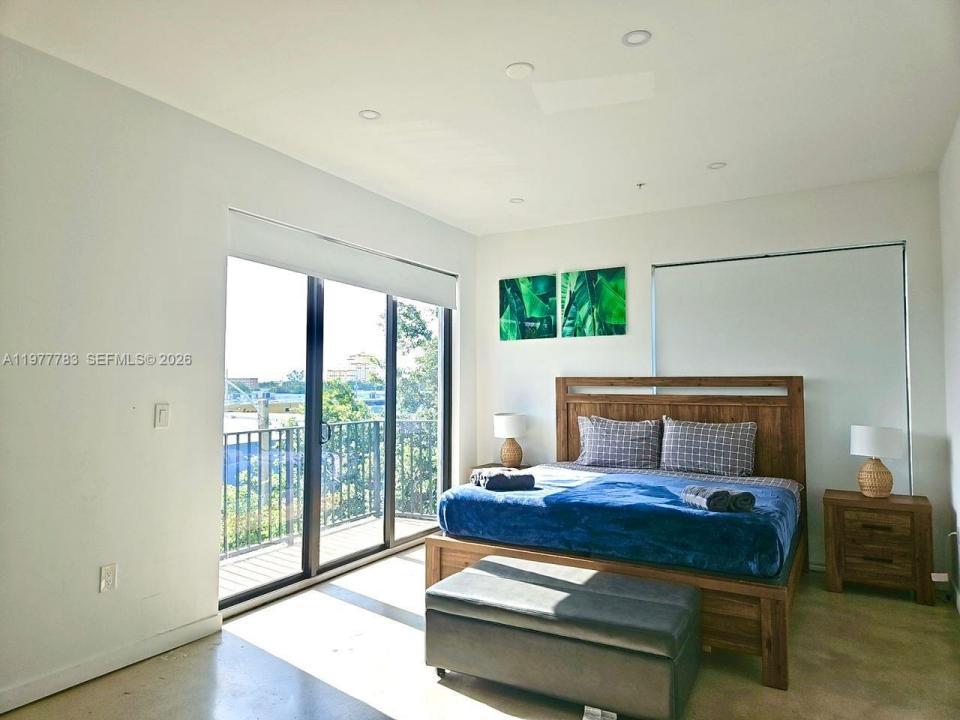 7105 NE 4 Ct, Miami, Florida 33138, USA