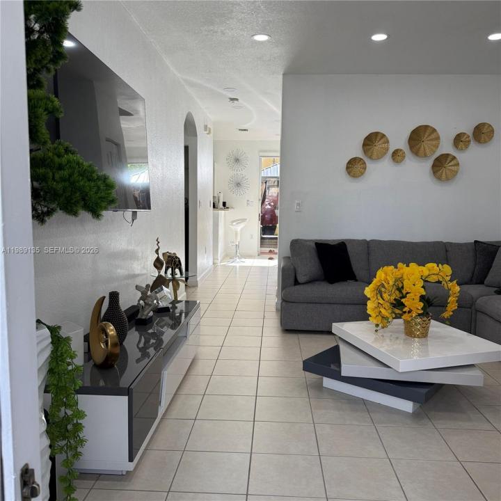 909 NE 42nd Ave, Homestead, Floride 33033, États-Unis