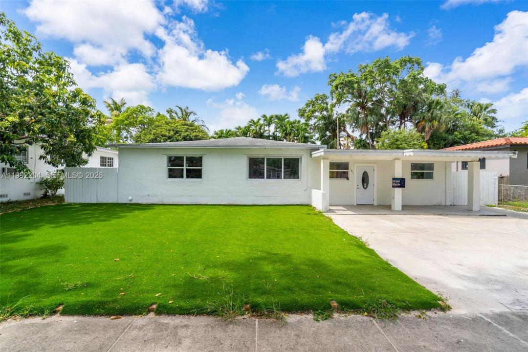 181 NE 121st St, North Miami, Florida 33161, USA
