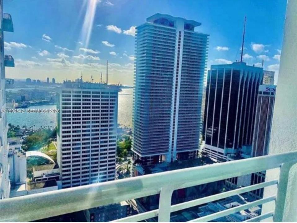 133 NE 2nd Ave 3410, Miami, Floryda 33132, USA