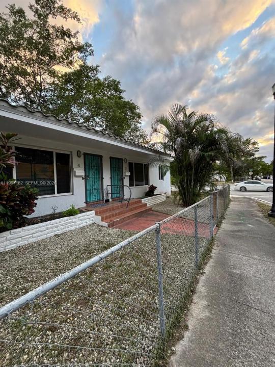 2 NE 45th St, Miami, Florida 33137, Stati Uniti