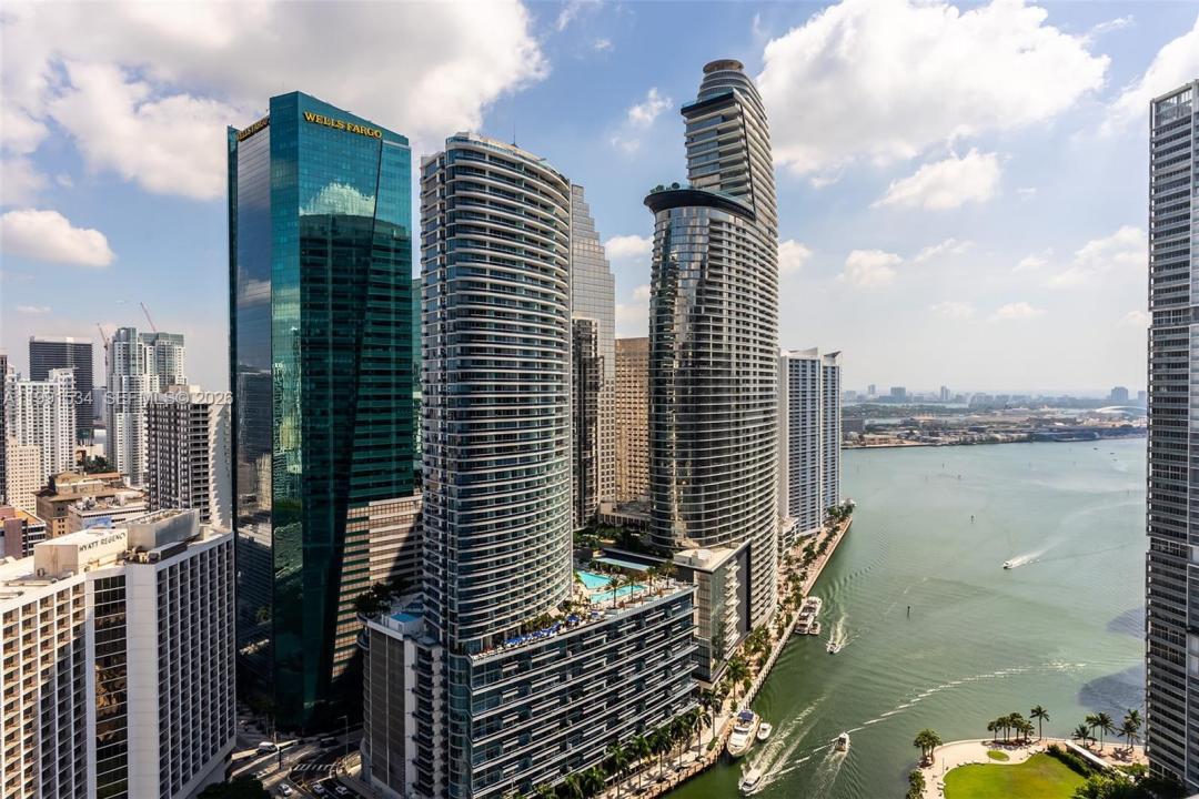 77 SE 5th Street 2403, Miami, Floride 33131, États-Unis