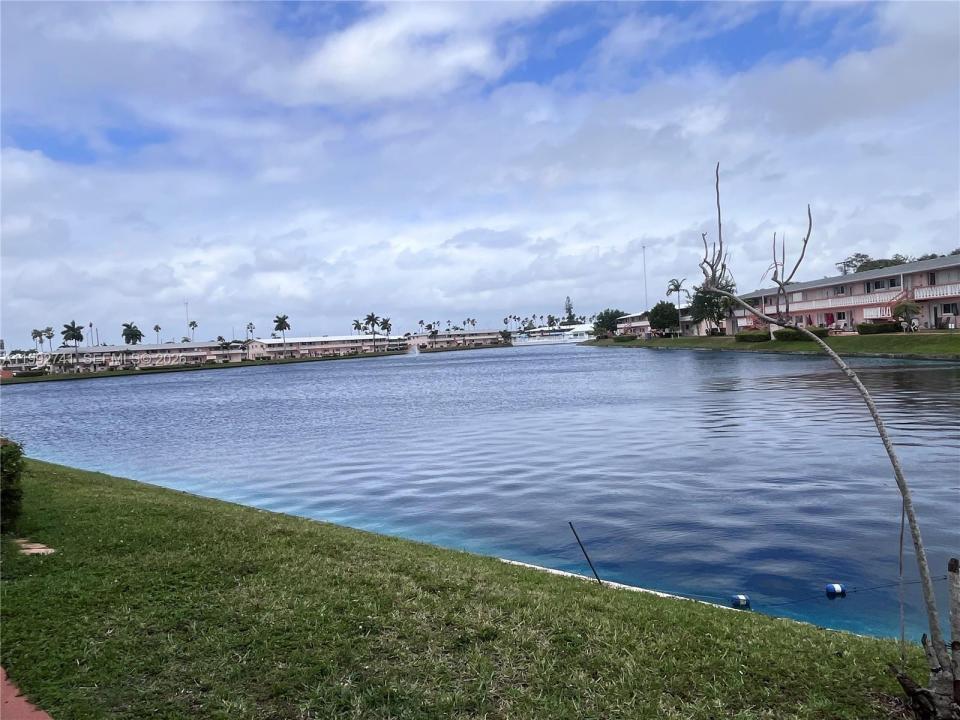1012 SW 11th St 9N, Hallandale Beach, Floride 33009, États-Unis