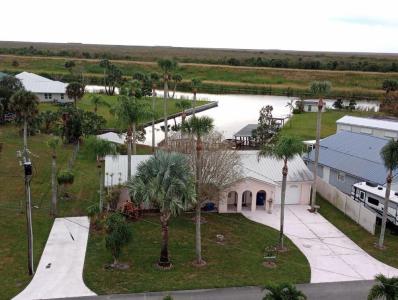1177 Lisa Lane, Okeechobee, Floryda 34974, USA