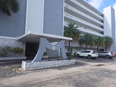 320 NE 12th Ave 703, Hallandale Beach, Florida 33009, USA