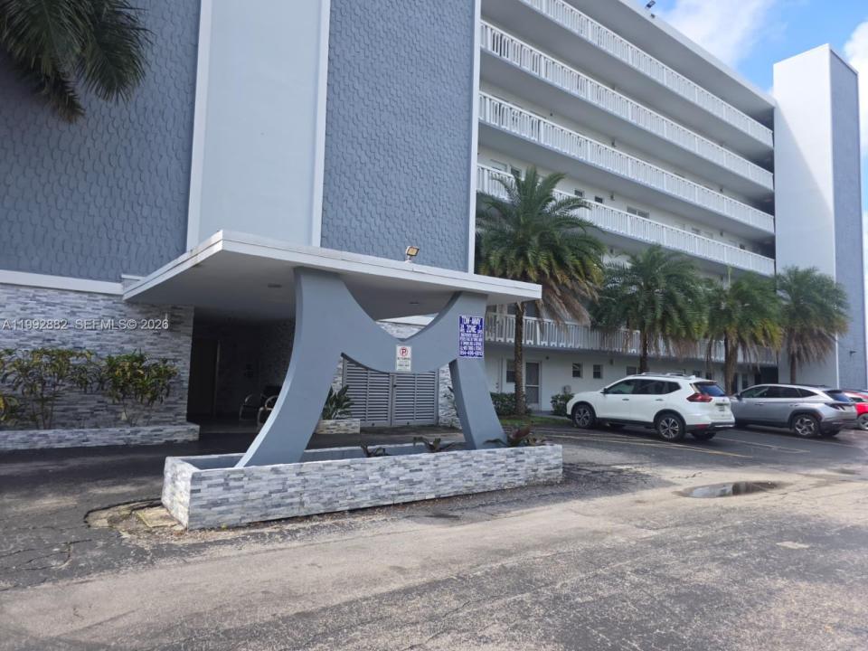 320 NE 12th Ave 703, Hallandale Beach, Florida 33009, Stati Uniti