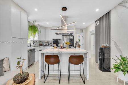 111 NW 46th St, Miami, Florida 33127, Amerika Birleşik Devletleri