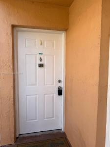 14907 SW 80th St 205, Miami, Florida 33193, USA