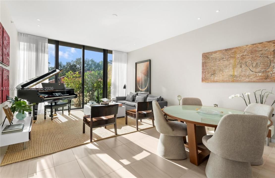 3156 SW 27th Ave 202, Miami, Florida 33133, Stati Uniti