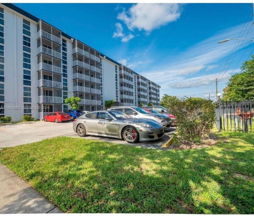 16851 NE 23rd Ave B604, North Miami Beach, Floride 33160, États-Unis