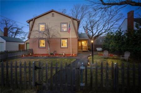 109 Pinecrest Drive, Pawtucket, RI 02861, USA