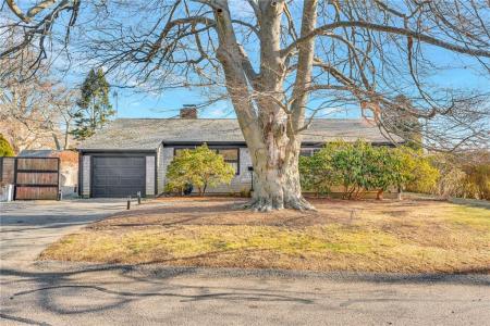 1 Collins Terrace, Middletown, RI 02842, USA