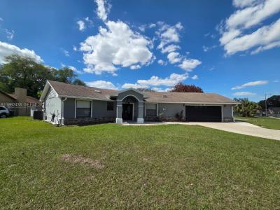 2356 Royal Oaks Blvd, Kissimmee, Florida 34744, USA